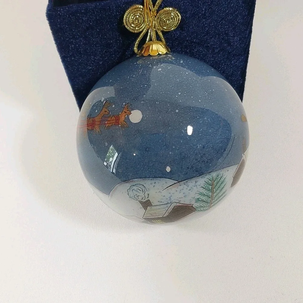 LI BIEN CHRISTMAS‎ ORNAMENT SANTA IN SLEIGH WITH REINDEER GLASS BALL 1999 w Box!